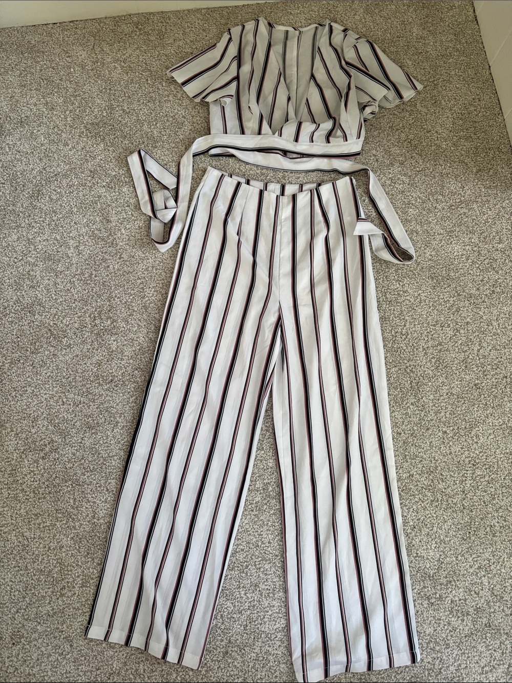 Womenâs Two Piece Crop Top Wrap & Pants with Stripes NEVER WORN